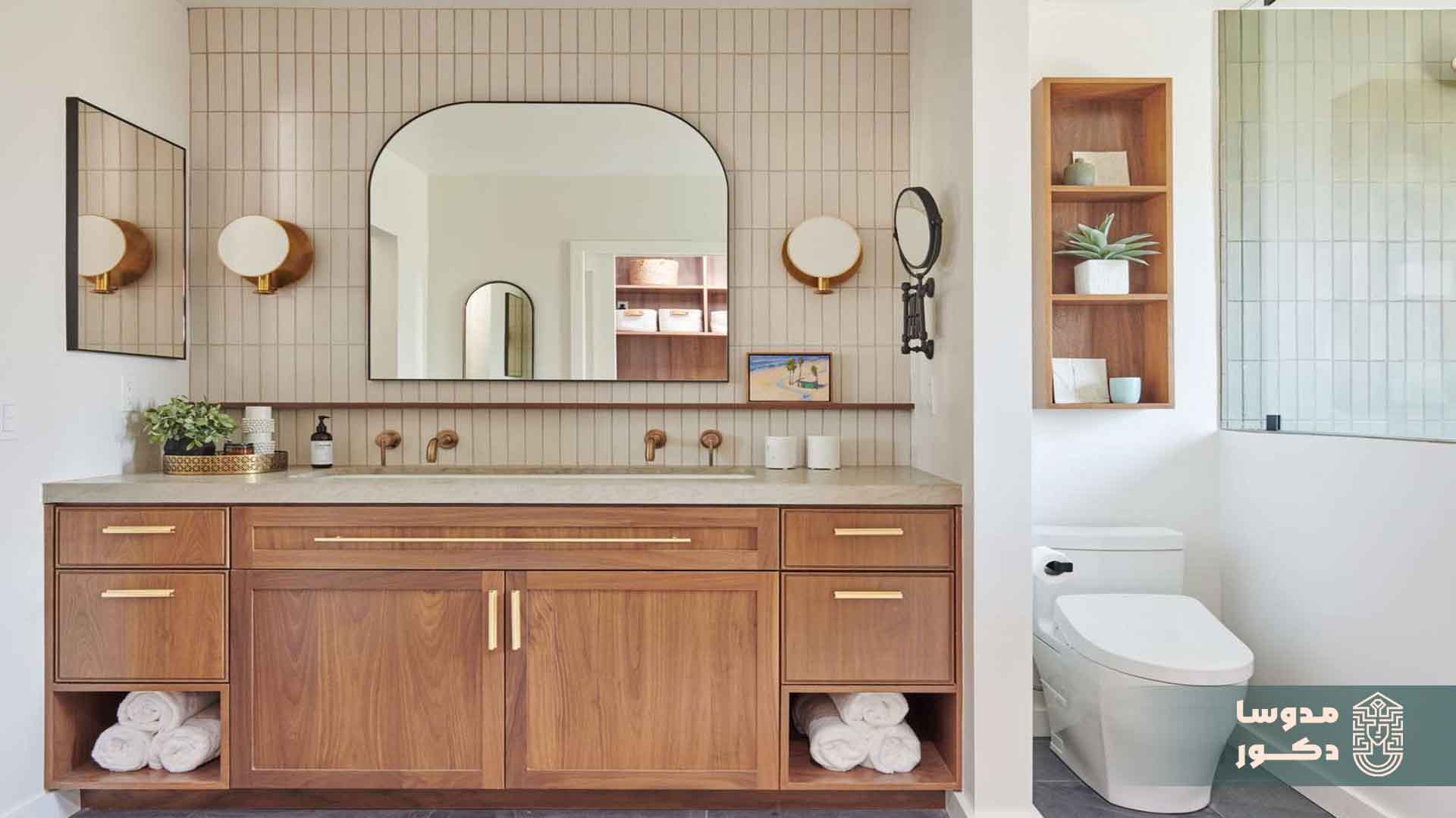 استفاده از آینه‌ها برای افزایش نور در محیط حمام